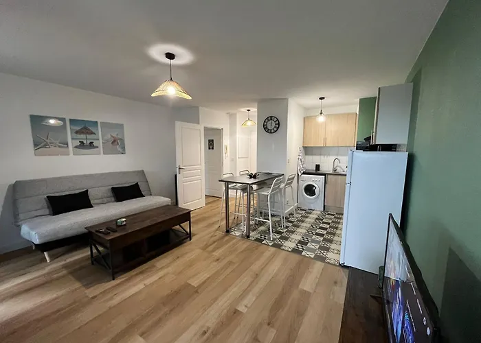 Cosy Au Calme Avec Jardin Et Parking * Rochefort (Charente-Maritime)